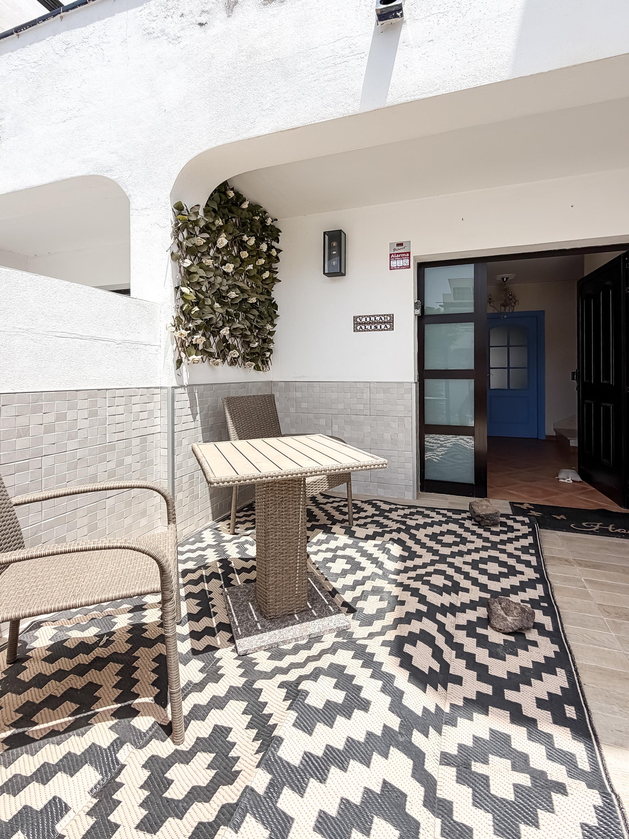 Casa Alisia — Entrance